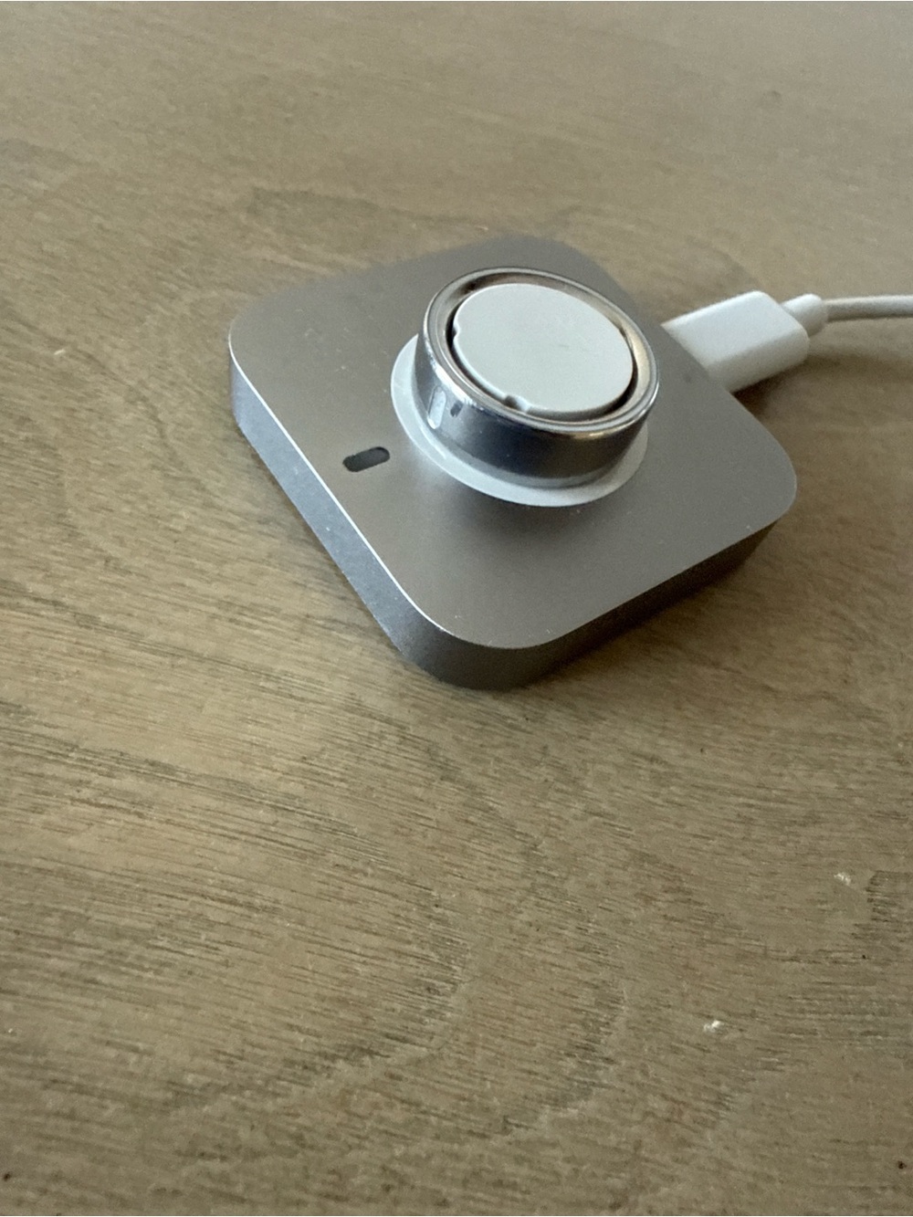 Size 9 Gen 4 Oura Ring - silver with charger